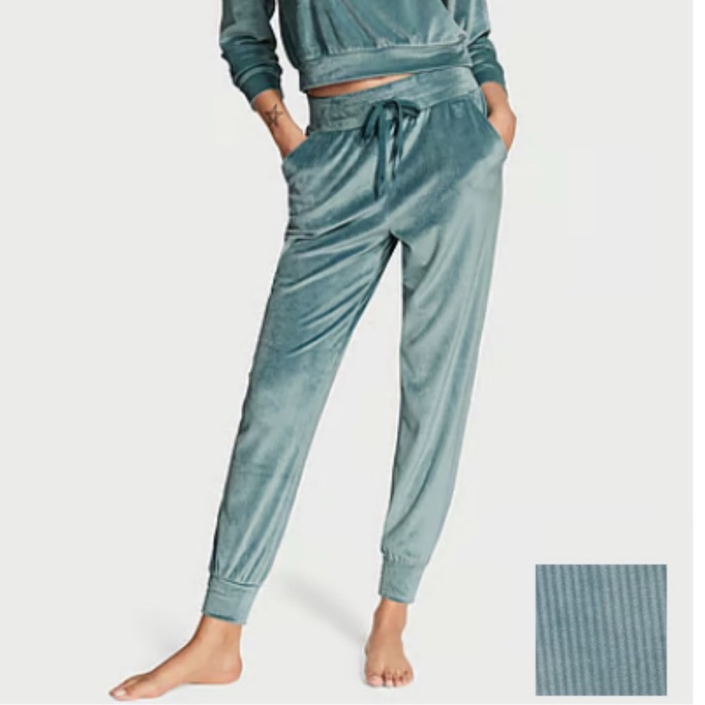 Victoria’s Secret Blue On Point Velour‎ High-Rise Jogger Pants